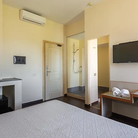 Rodia Hotell 3*